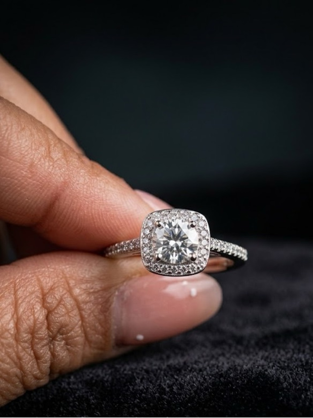 NWT 0.8ct Moissanite S925 Halo Ring - Size 8